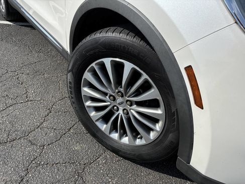 Used 2016 Lincoln MKX Select w/ Select Plus Package AWD/4WD image 9