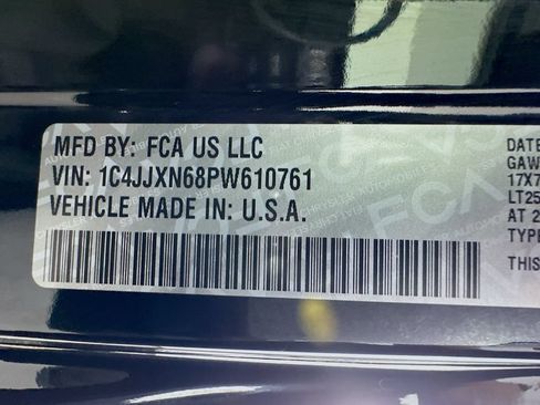 Used 2023 Jeep Wrangler Unlimited w/ Sun & Screen Package AWD/4WD image 30