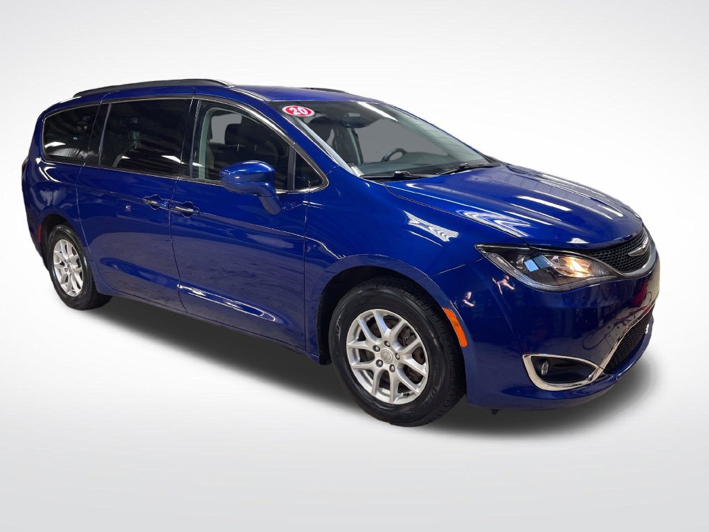 Used 2020 Chrysler Pacifica Touring w/ Cold Weather Group FWD image 9