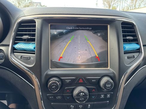 Used 2014 Jeep Grand Cherokee Limited w/ Trailer Tow Group IV image 18