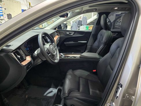 Used 2023 Volvo XC60 T8 Ultimate image 21
