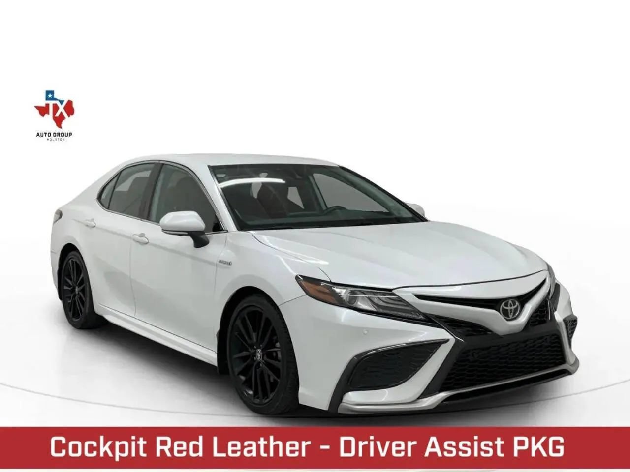 Used 2021 Toyota Camry XSE w/ Navigation Upgrade Package FWD image 1
