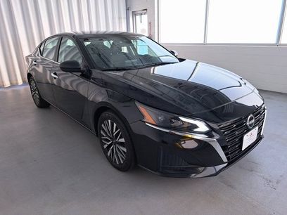 Used 2025 Nissan Altima 2.5 SV