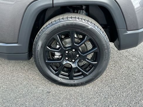 Used 2022 Jeep Compass Latitude image 24