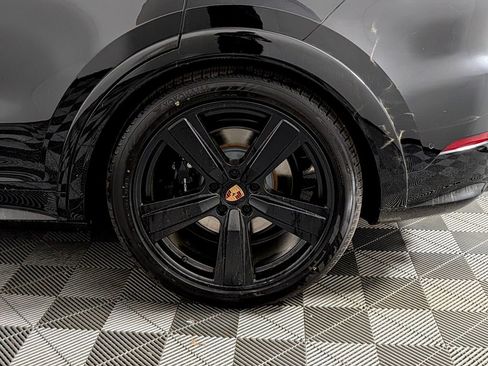 New 2026 Porsche Cayenne GTS image 12