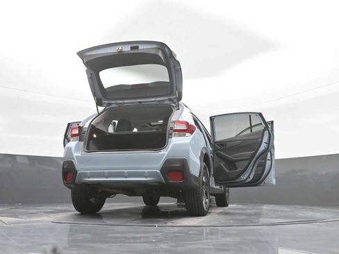 Used 2019 Subaru Crosstrek 2.0i Premium w/ Moonroof Package image 39