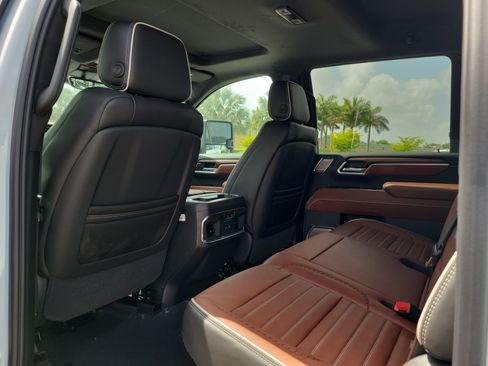 New 2026 GMC Sierra 3500 Denali Ultimate AWD/4WD image 6