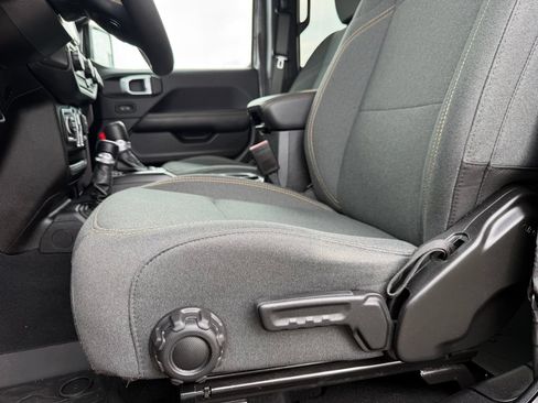 Used 2025 Jeep Wrangler Unlimited Sport AWD/4WD image 10