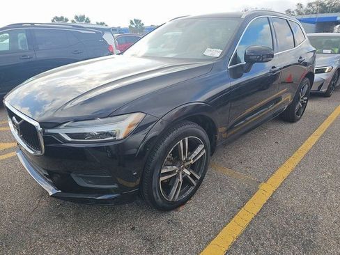 Used 2018 Volvo XC60 T6 Momentum w/ Vision Package image 1