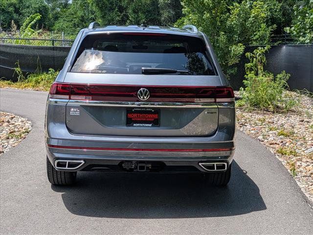 Certified 2025 Volkswagen Atlas SEL Premium R-Line AWD/4WD image 4