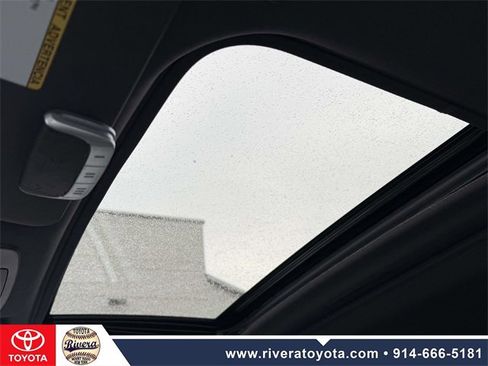 Used 2023 Toyota Sienna XSE image 21