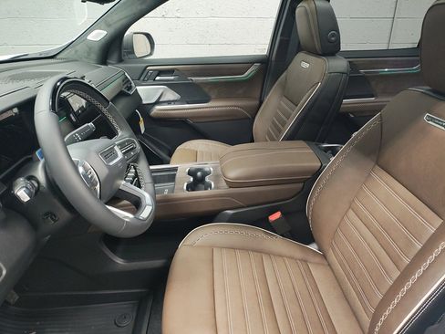 New 2026 GMC Acadia Denali Ultimate w/ LPO, Floor Liner Package image 24