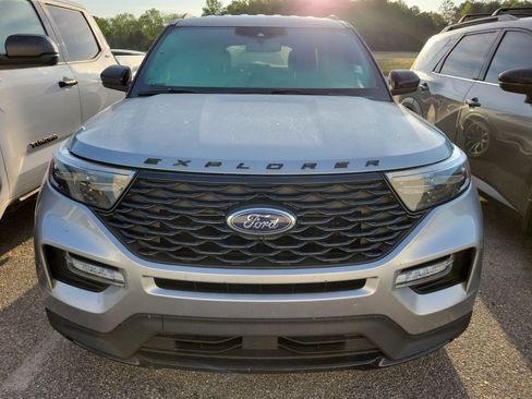 Used 2023 Ford Explorer ST-Line w/ Class IV Trailer Tow Package image 2