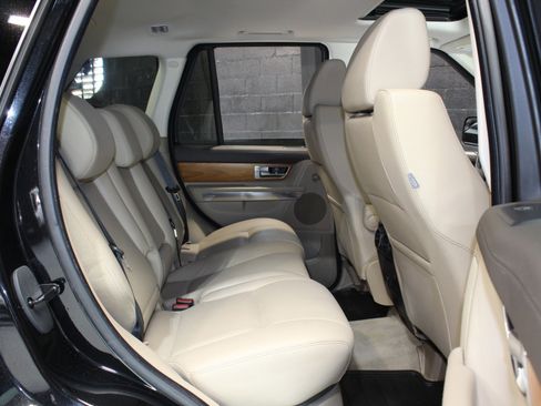 Used 2013 Land Rover Range Rover Sport HSE w/ HSE Silver Pkg image 43