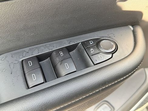 Used 2025 Buick Enclave Preferred FWD image 28