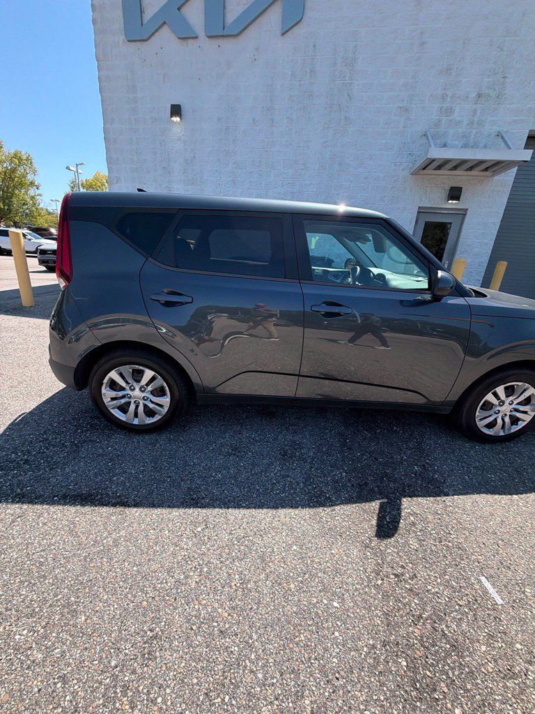 Used 2022 Kia Soul LX FWD image 7