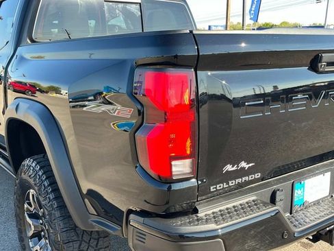 Certified 2024 Chevrolet Colorado ZR2 w/ Technology Package AWD/4WD image 12