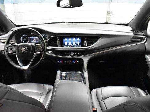 Used 2023 Buick Enclave Essence image 18