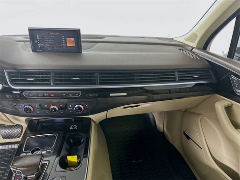 Used 2018 Audi Q7 3.0T Premium Plus image 20