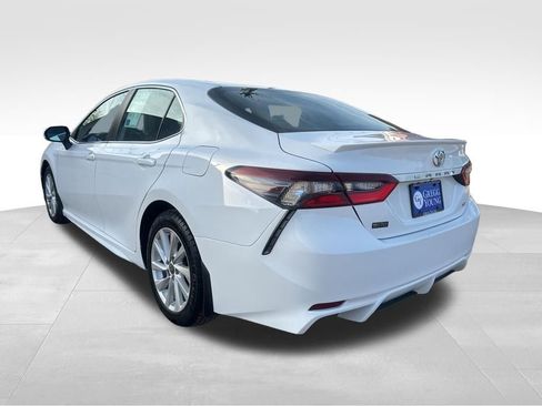 Used 2024 Toyota Camry SE FWD image 4