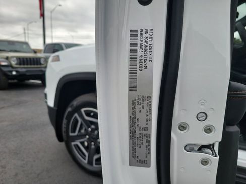 New 2026 Jeep Cherokee Limited image 40