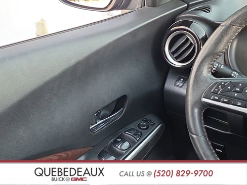 Used 2018 Nissan Kicks SR w/ Exterior Package FWD image 20