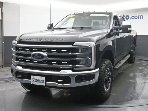 Used 2024 Ford F250 Lariat w/ Tremor Off-Road Package image 16