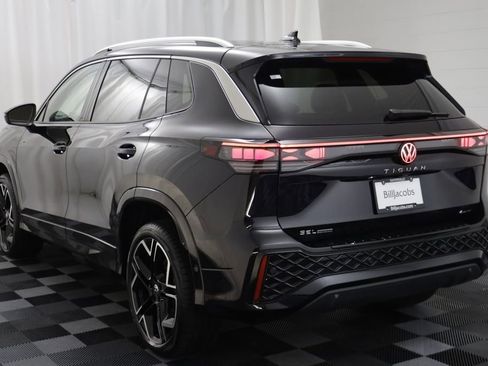 New 2026 Volkswagen Tiguan SEL R-Line AWD/4WD image 17