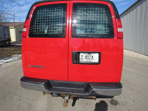 Used 2017 Chevrolet Express 3500 image 8