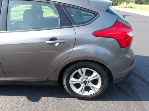 Used 2014 Ford Focus SE FWD image 32