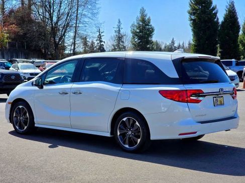 Used 2023 Honda Odyssey Elite image 5