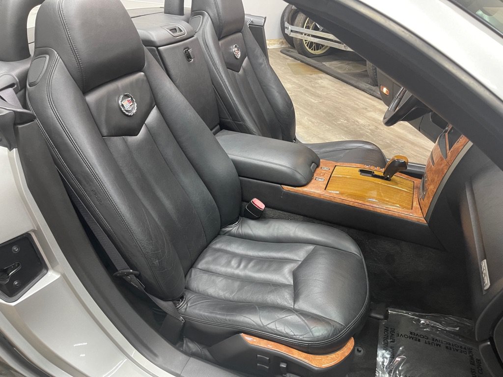Used 2006 Cadillac XLR RWD image 28