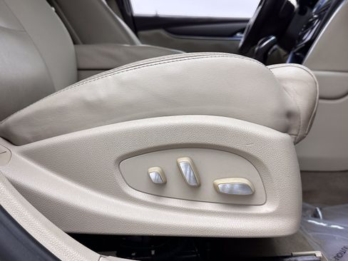 Used 2015 Cadillac XTS FWD image 32