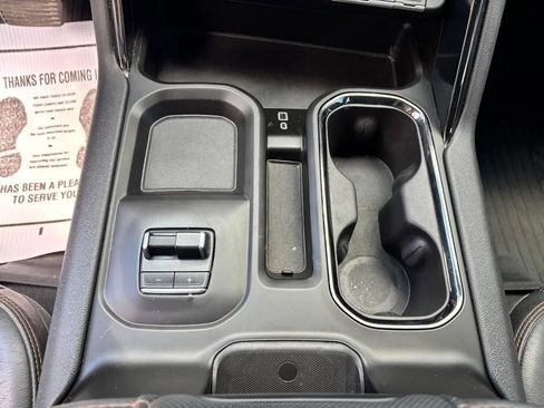 Used 2024 GMC Sierra 2500 AT4 w/ AT4 Premium Plus Package AWD/4WD image 19