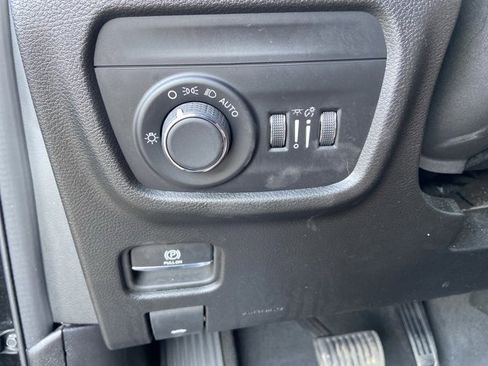 Used 2024 Jeep Grand Cherokee Laredo image 44