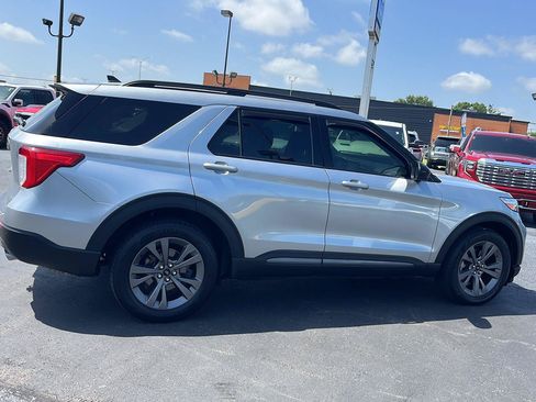 Used 2023 Ford Explorer XLT w/ Equipment Group 202A AWD/4WD image 6