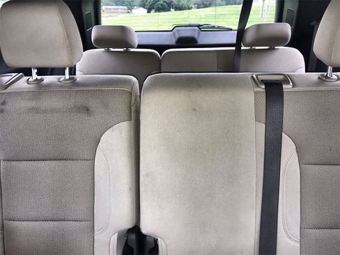 Used 2022 Chevrolet Traverse LS image 22