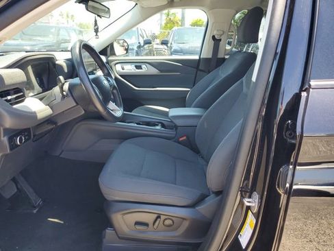 Used 2025 Ford Explorer Active RWD image 17