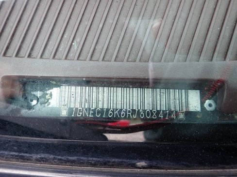 Used 1994 Chevrolet Suburban 2WD image 9