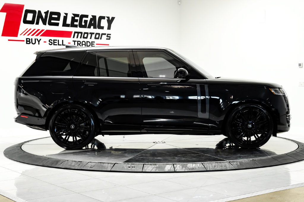 Used 2024 Land Rover Range Rover SE AWD/4WD image 9