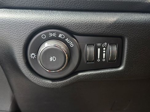 New 2026 Chrysler Pacifica Select image 19