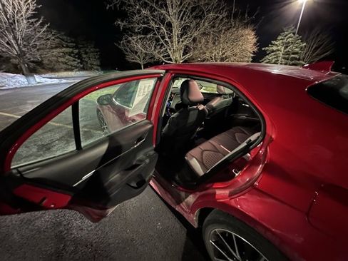 Used 2024 Toyota Camry SE image 10