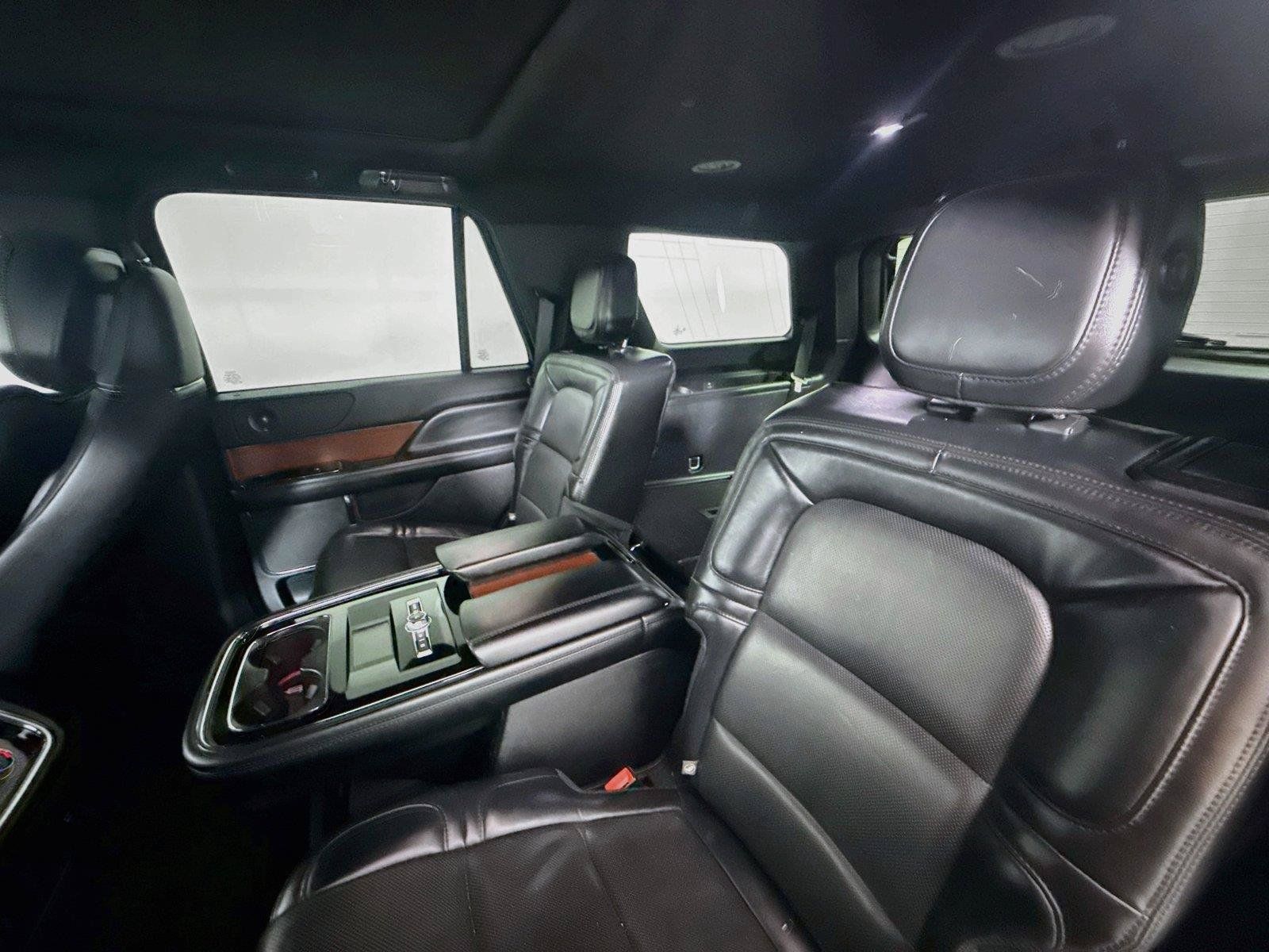 Used 2020 Lincoln Navigator Reserve RWD image 11