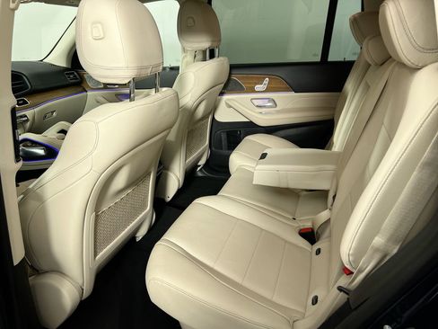 Used 2022 Mercedes-Benz GLS 450 4MATIC image 27