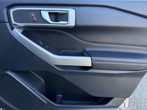 Used 2024 Ford Explorer XLT image 37