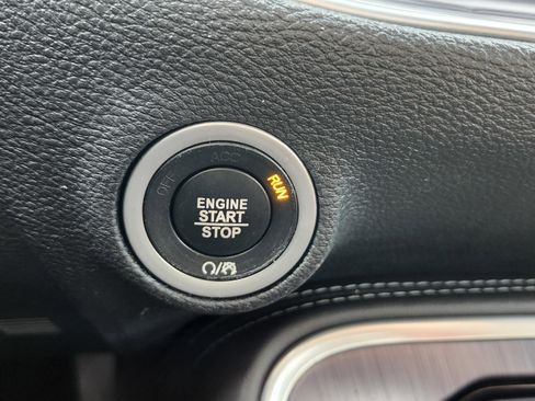 Used 2018 Dodge Challenger SXT image 6