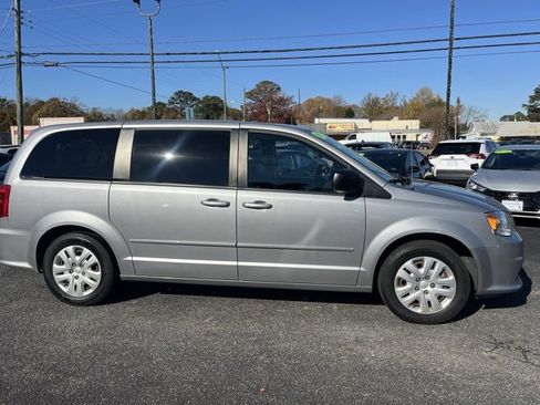 Used 2017 Dodge Grand Caravan SE w/ Power Window Group image 7