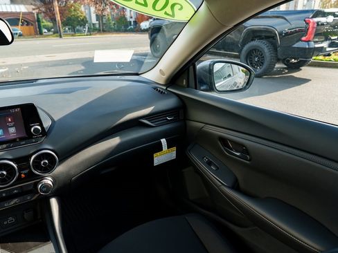 New 2025 Nissan Sentra S image 9