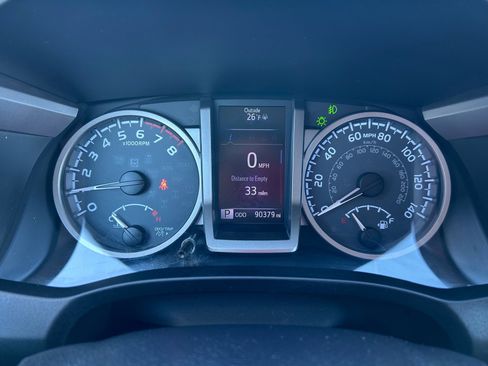 Used 2016 Toyota Tacoma SR5 image 28