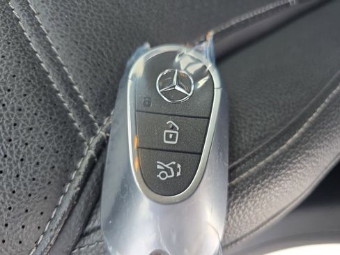 Certified 2025 Mercedes-Benz GLC 300 image 34